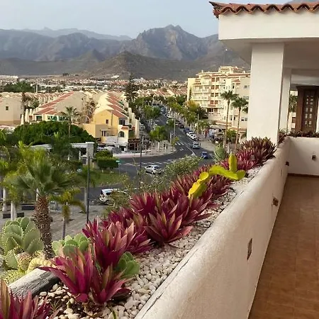 Cozy Close To Fanabe Beach, Tenerife Apartment