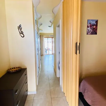Cozy Close To Fanabe Beach, Tenerife Apartment Costa Adeje (Tenerife)